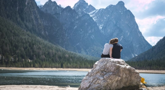 a couple seeking a marriage therapist